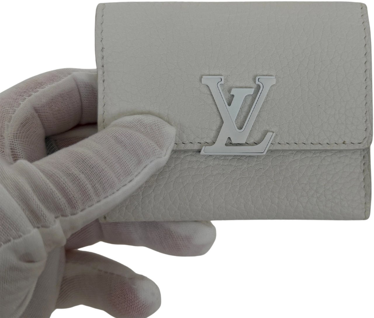 Louis Vuitton Louis Vuitton Capucines XS Geldbörse Off White / neuwertig Wit