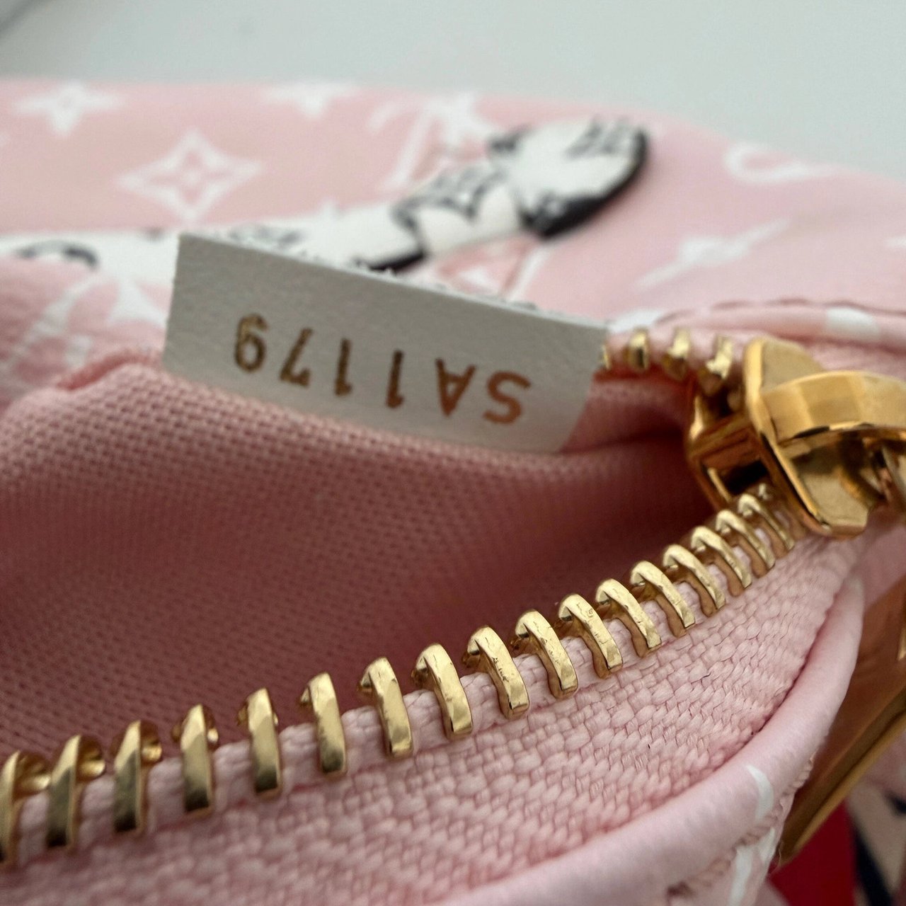 Louis Vuitton Louis Vuitton Bumbag M44575 Monogram Giant Rot / neuwertig Rood