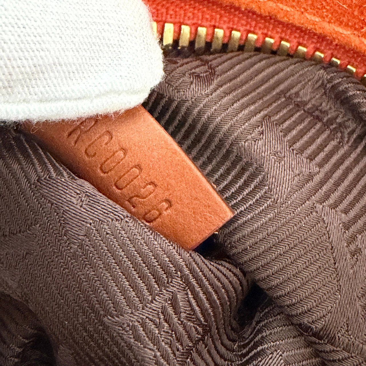 Louis Vuitton Louis Vuitton Limited Edition Orange Monogram Suede Onatah PM Bag / neuwertig Oranje