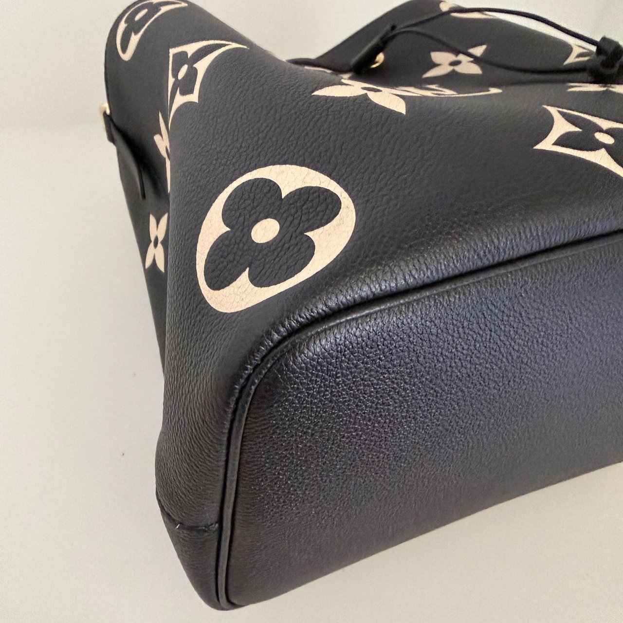 Louis Vuitton Louis Vuitton NéoNoé MM Monogram Empreinte Bicolor M45497 Fullset / neuwertig Zwart