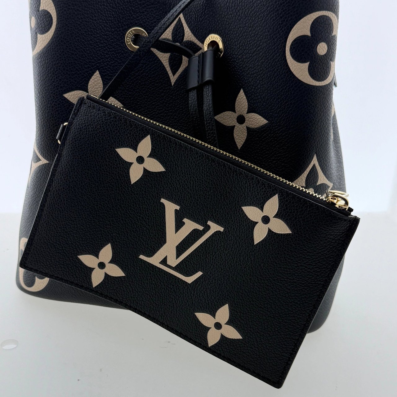 Louis Vuitton Louis Vuitton NéoNoé MM Monogram Empreinte Bicolor M45497 Fullset / neuwertig Zwart