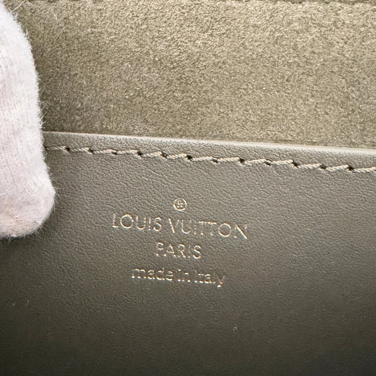 Louis Vuitton New Wave Multi Pochette Leather khaki Groen