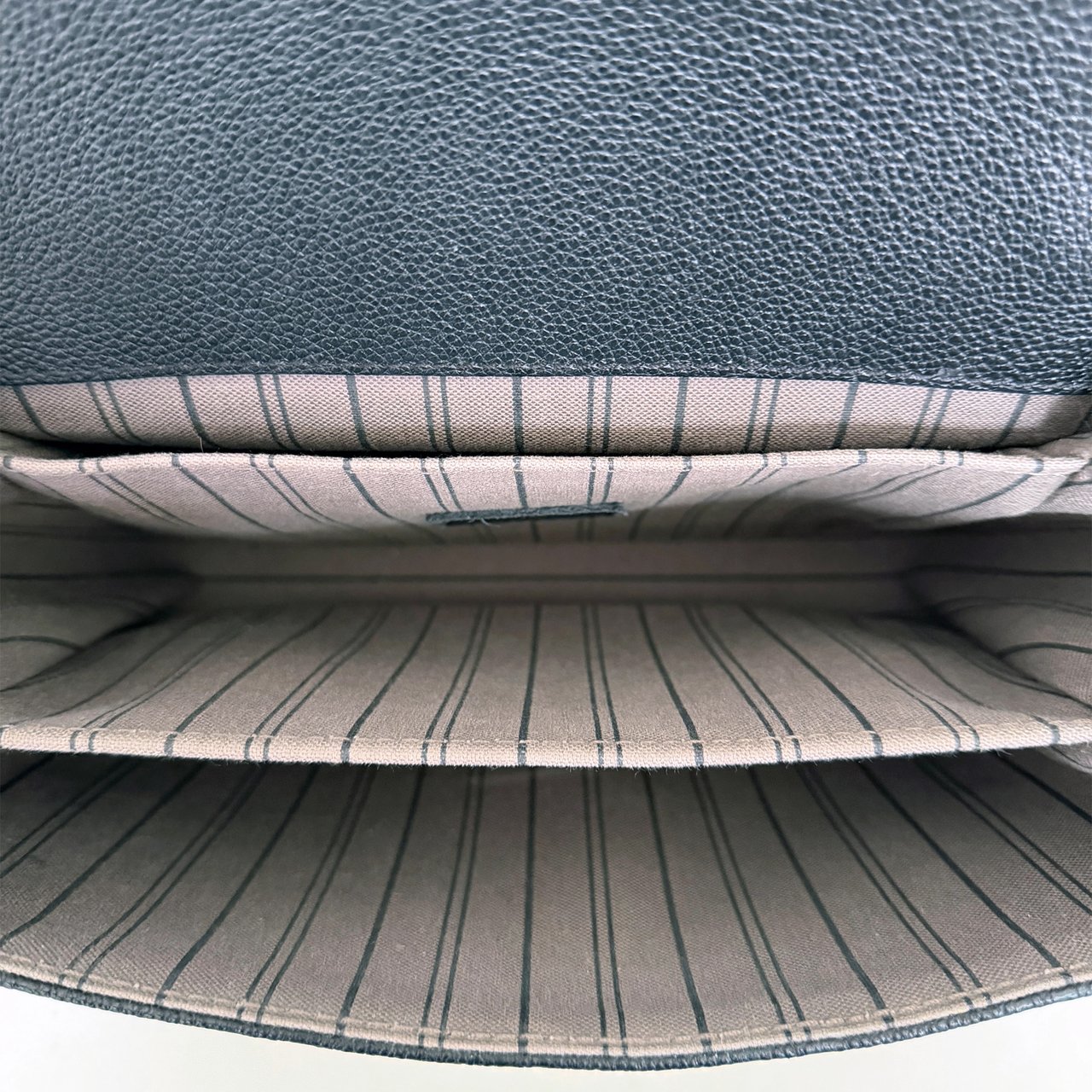 Louis Vuitton Louis Vuitton Pochette Métis Empreinte Leder M41487 Schwarz / sehr gut Zwart