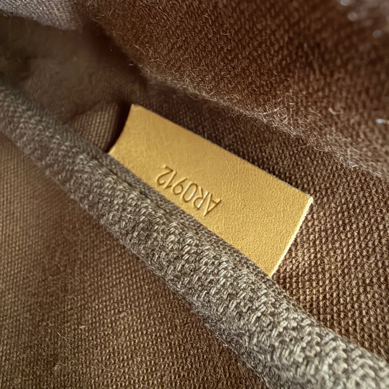 Louis Vuitton Louis Vuitton Gibeciere GM Monogram Canvas Vintage / very good Bruin