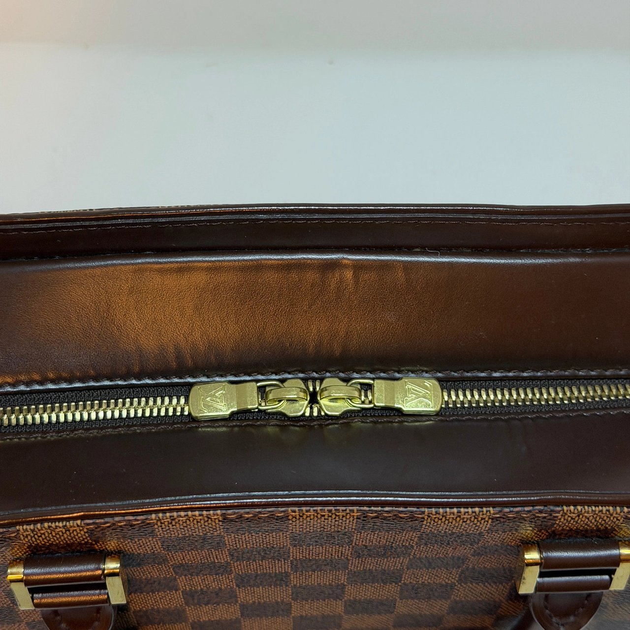 Louis Vuitton Sarria Damier Ebene Bruin