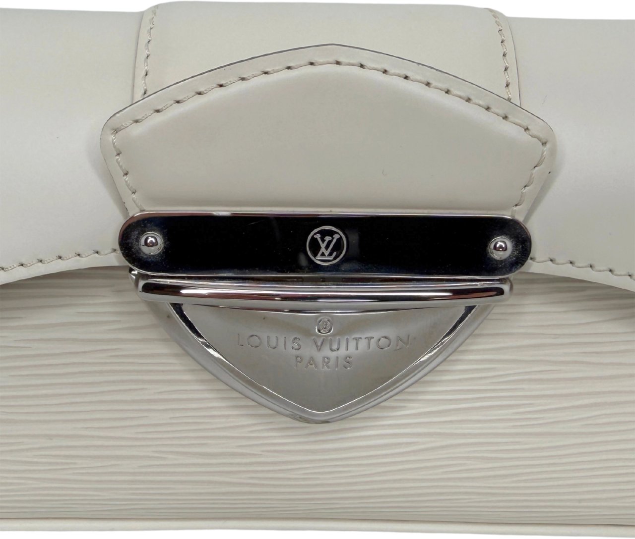 Louis Vuitton Montaigne Clutch Epi Leather cream Wit