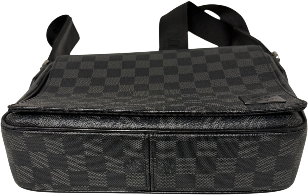 Louis Vuitton Louis VuittonDistrict PM Messenger Bag Grey N42710 / Very Good Grijs