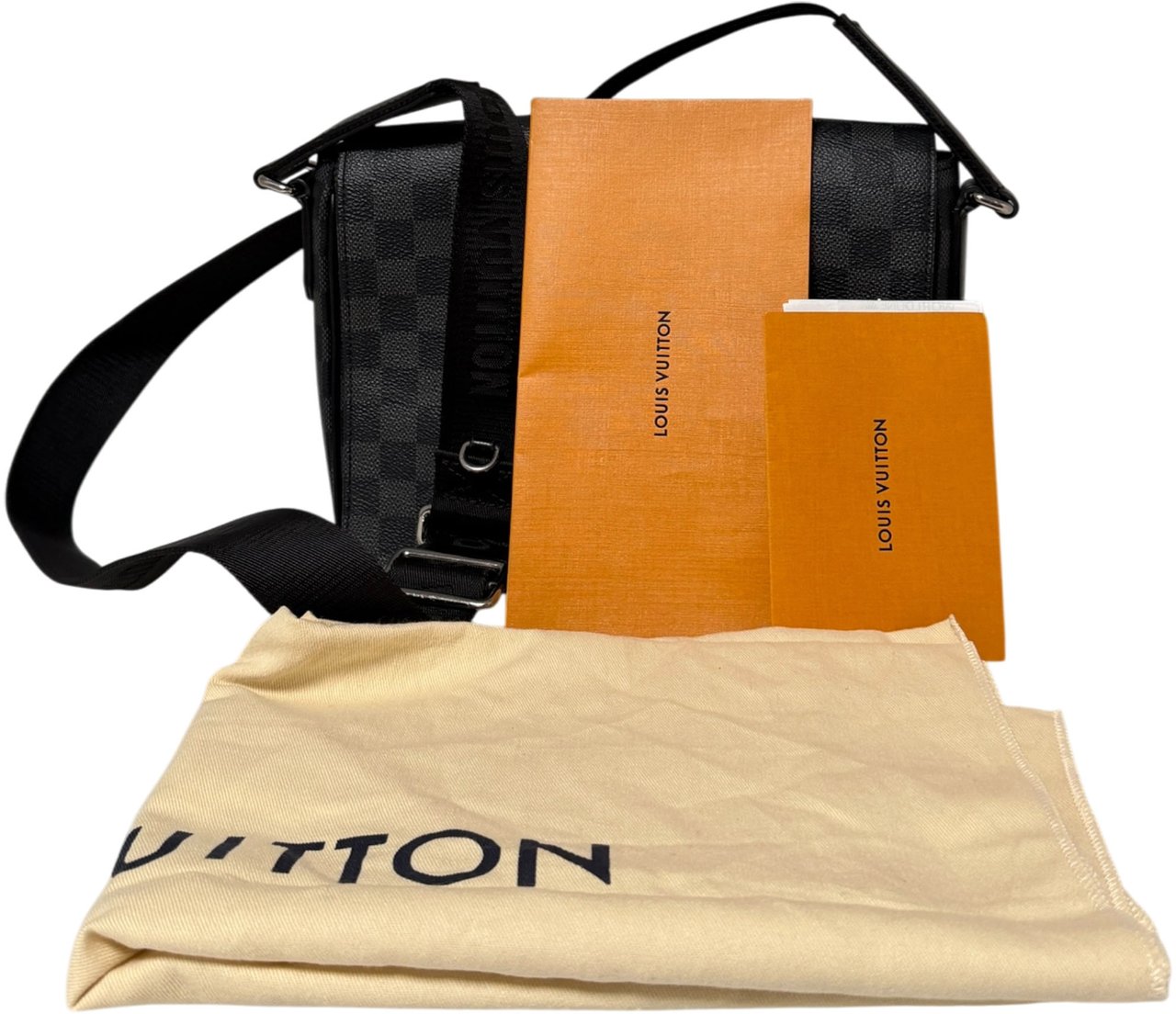 Louis Vuitton Louis VuittonDistrict PM Messenger Bag Grey N42710 / Very Good Grijs