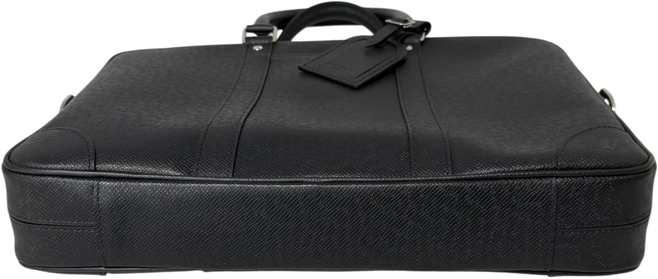 Louis Vuitton Porte-Documents Voyage PM Taiga Leder Fullset / neuwertig Zwart