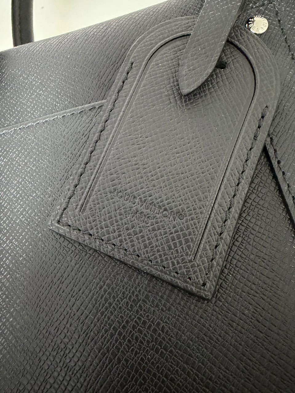 Louis Vuitton Porte-Documents Voyage PM Taiga Leder Fullset / neuwertig Zwart