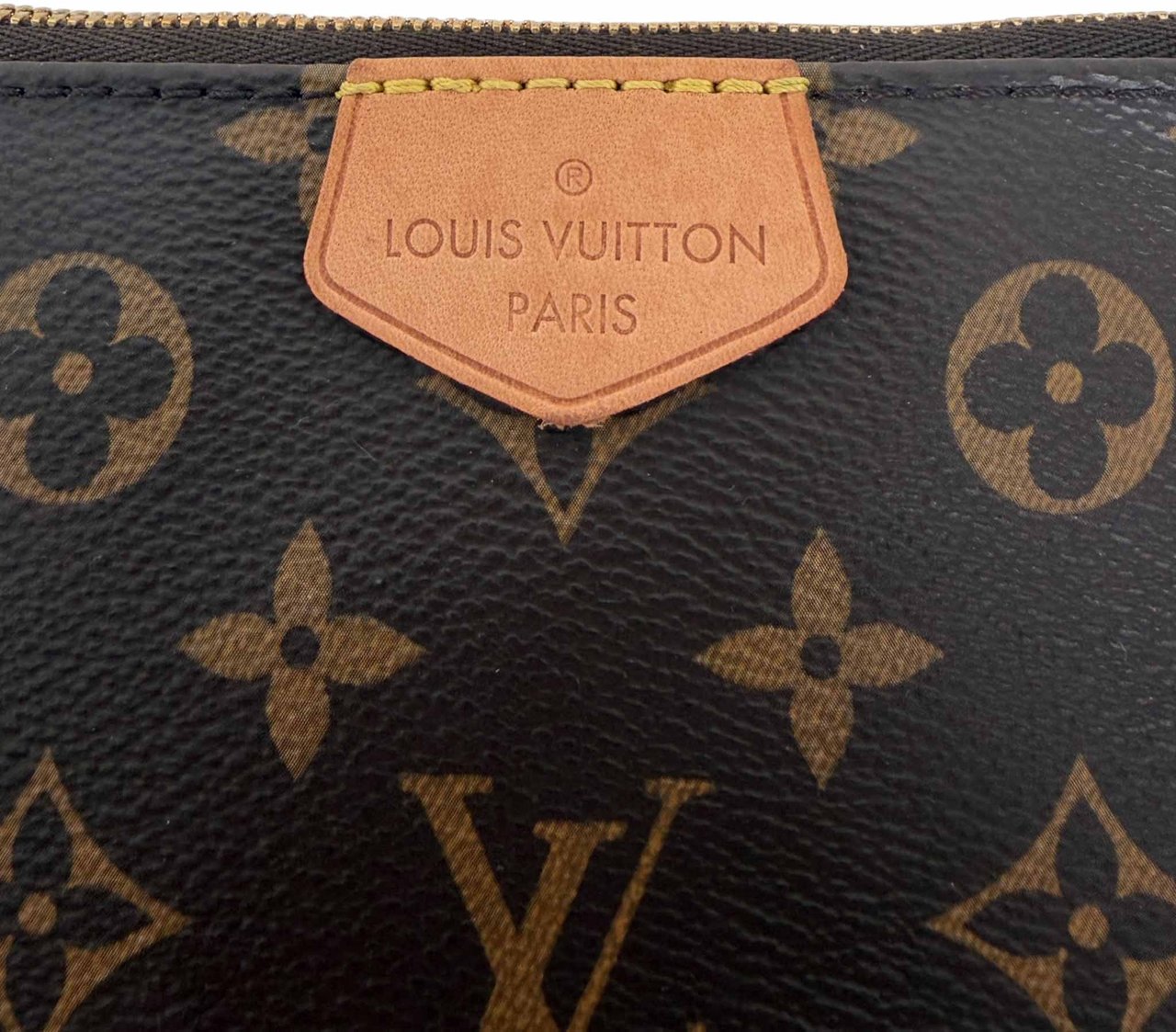 Louis Vuitton Multi Pochette Accessoires Monogram Canvas Khaki M44813 Bruin