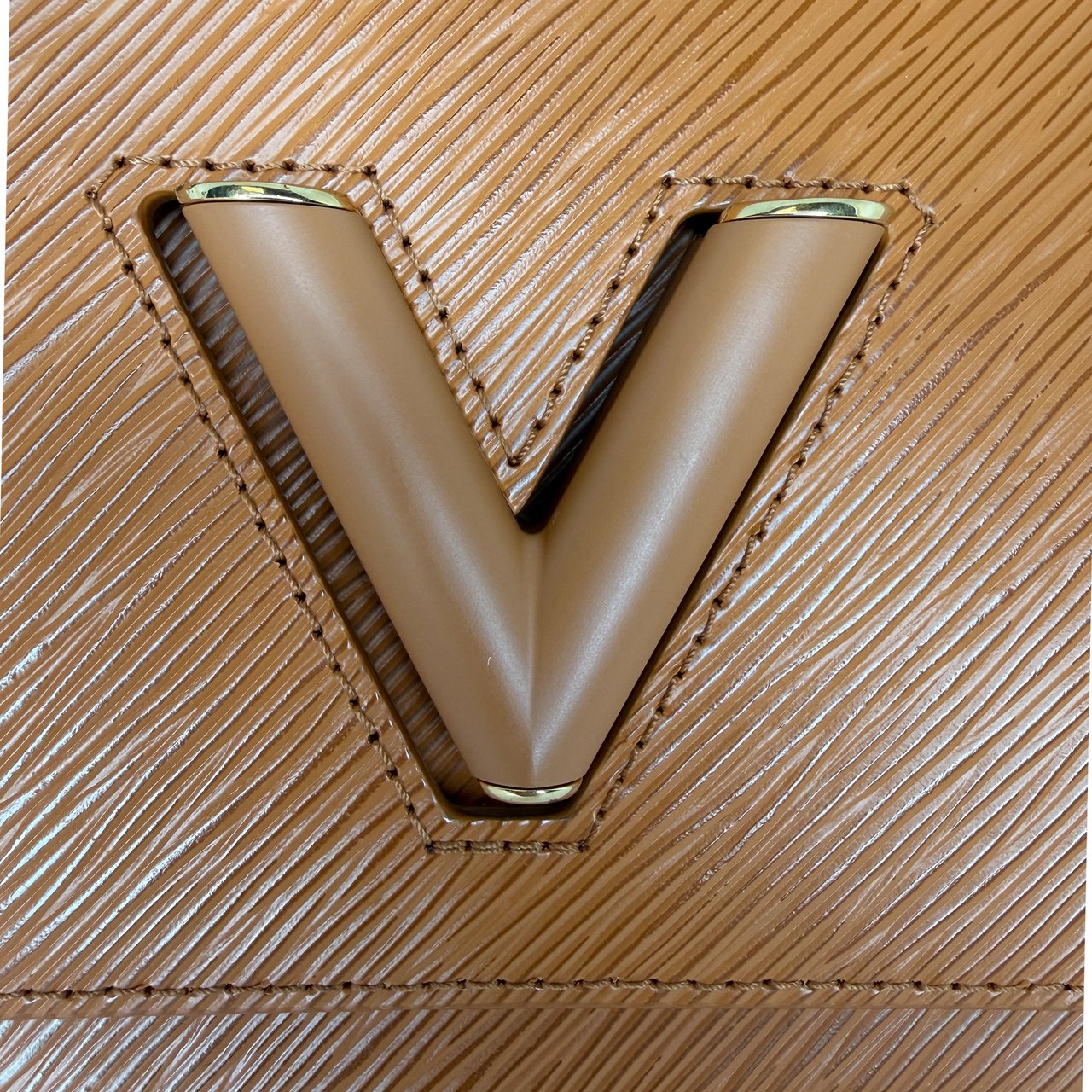 Louis Vuitton Twist MM Epi Leder braun GHW M57939 Bruin