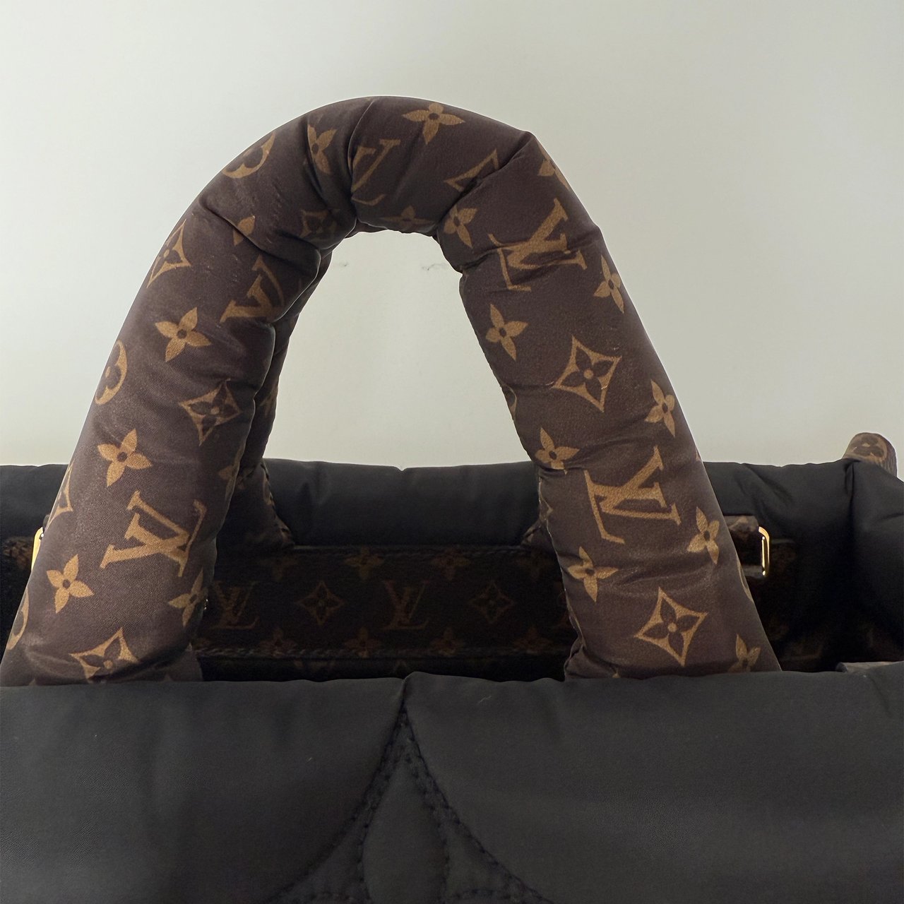 Louis Vuitton Onthego MM Pillow black Fullset M21069 Zwart
