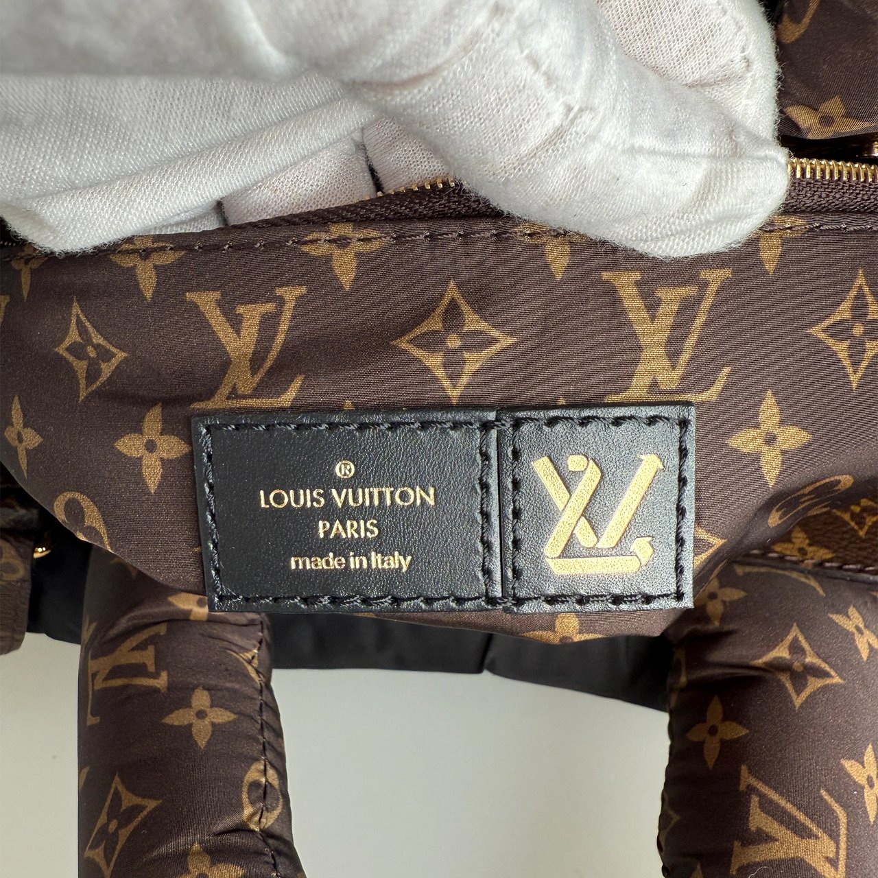 Louis Vuitton Onthego MM Pillow black Fullset M21069 Zwart