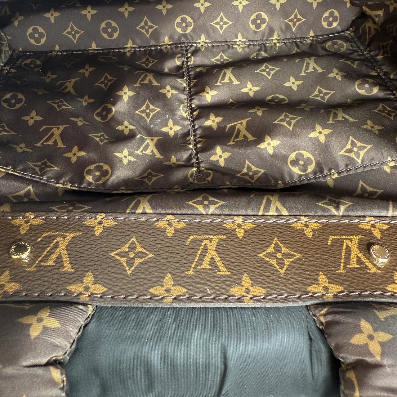 Louis Vuitton Onthego MM Pillow black Fullset M21069 Zwart