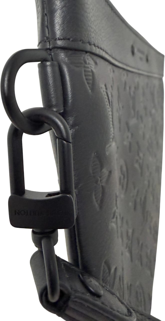 Louis Vuitton Pochette To-Go Monogram Shadow Leder Zwart