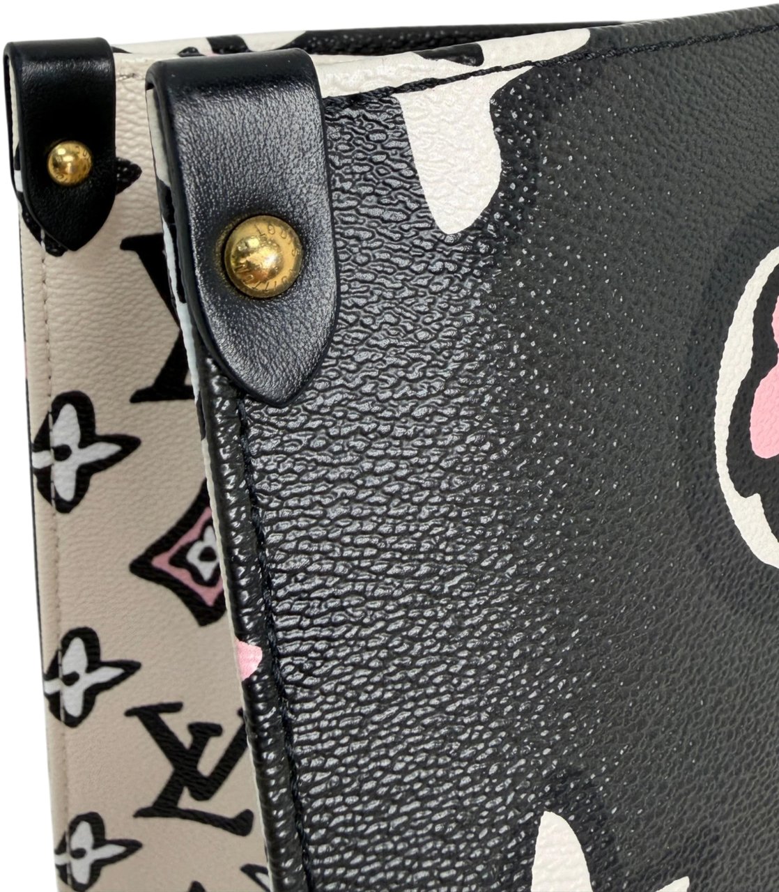 Louis Vuitton Monogram OnTheGo Wild at Heart Monogram Giant GM Zwart