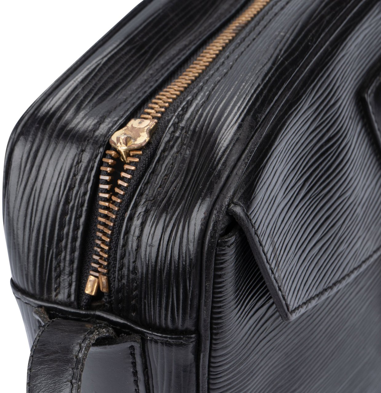 Louis Vuitton Louis Vuitton Noir Epi Leather Jeune Fille MM Crossbody Bag Zwart