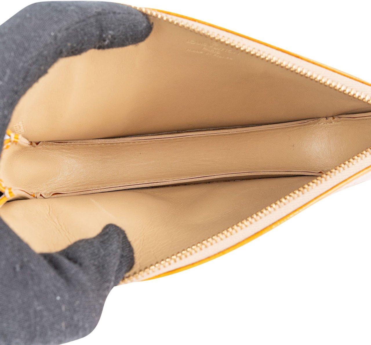 Louis Vuitton Louis Vuitton Monogram Vernis Lexington Pochette Handbag Geel