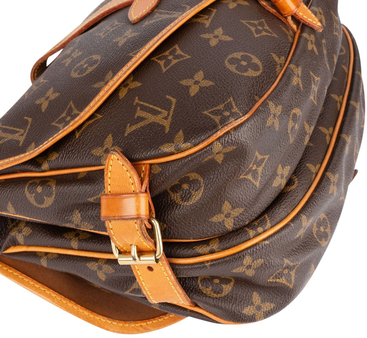 Louis Vuitton Louis Vuitton Monogram Canvas Saumur 30 Crossbody Bag Bruin