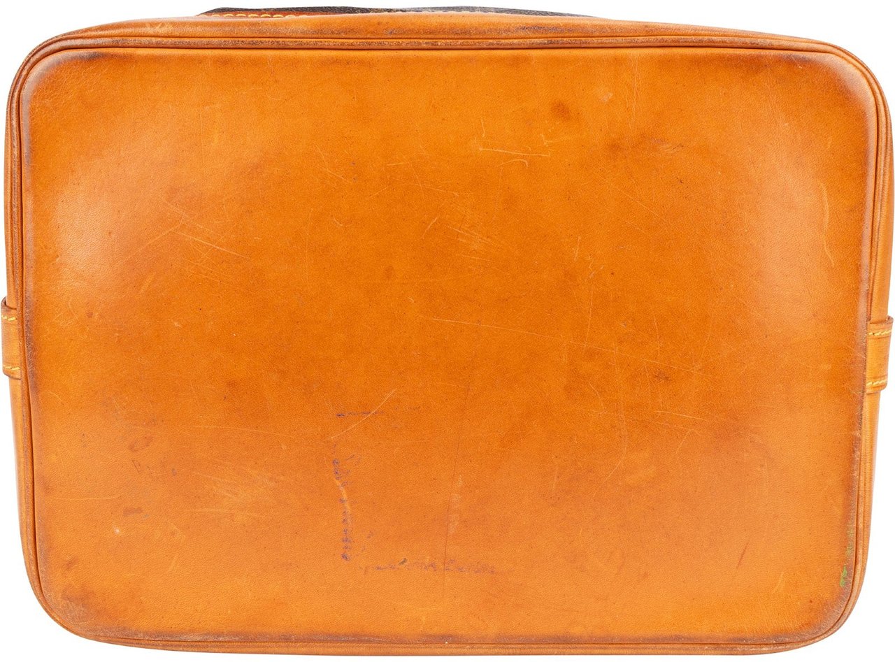 Louis Vuitton Louis Vuitton Monogram Canvas Sac Noé Grande Shoulder Bag Bruin