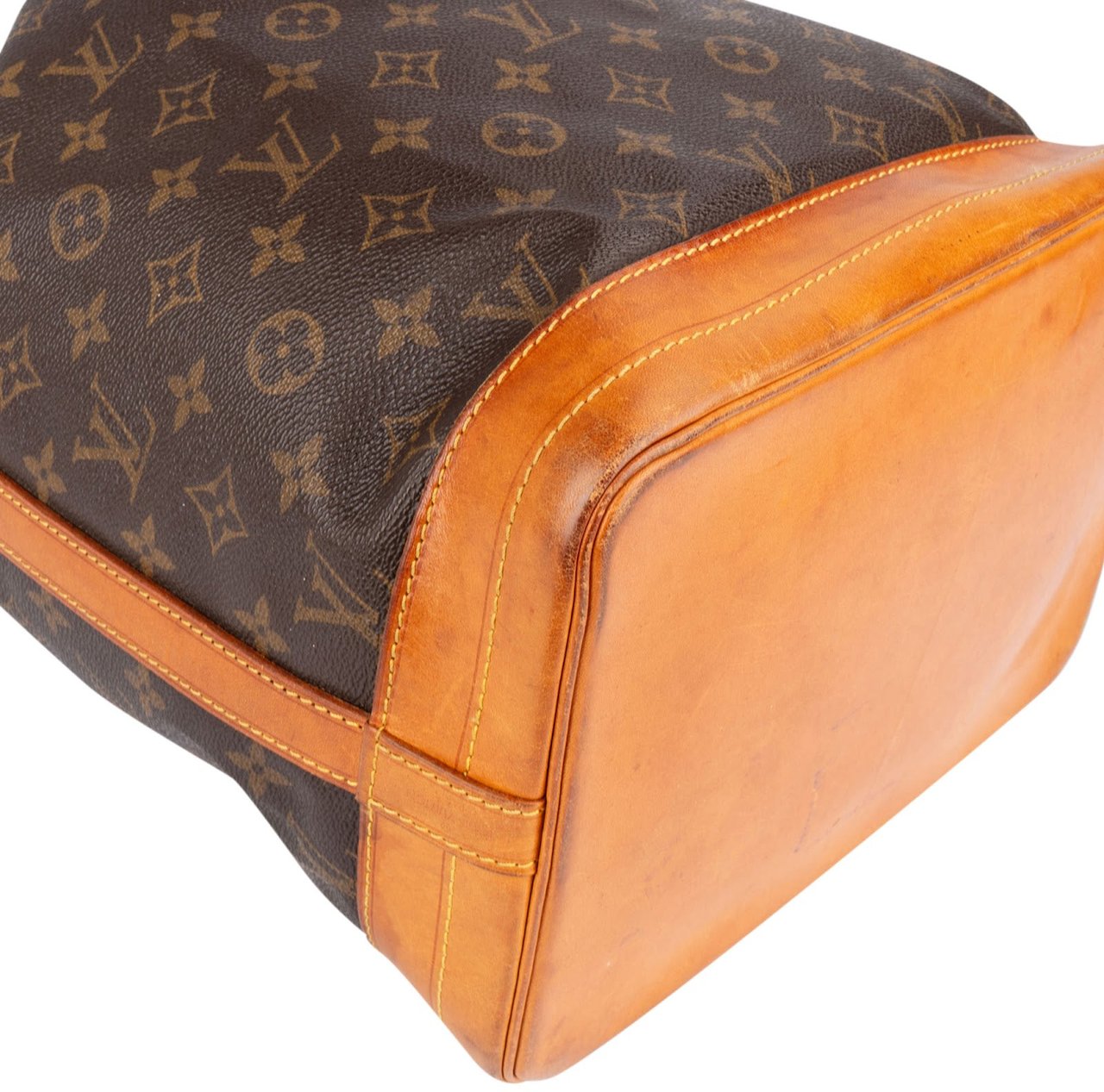 Louis Vuitton Louis Vuitton Monogram Canvas Sac Noé Grande Shoulder Bag Bruin