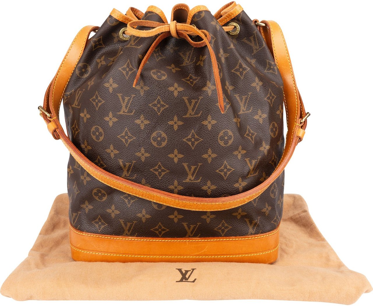 Louis Vuitton Louis Vuitton Monogram Canvas Sac Noé Grande Shoulder Bag Bruin