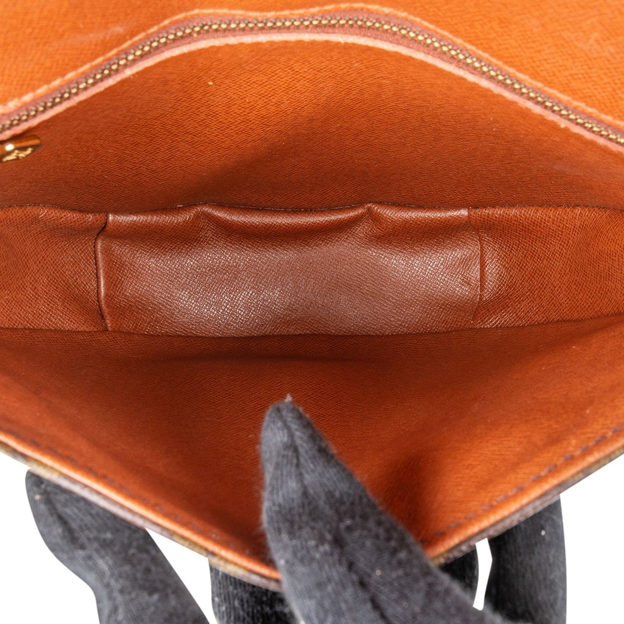 Louis Vuitton Louis Vuitton Monogram Canvas Chantilly GM Crossbody Bag Bruin