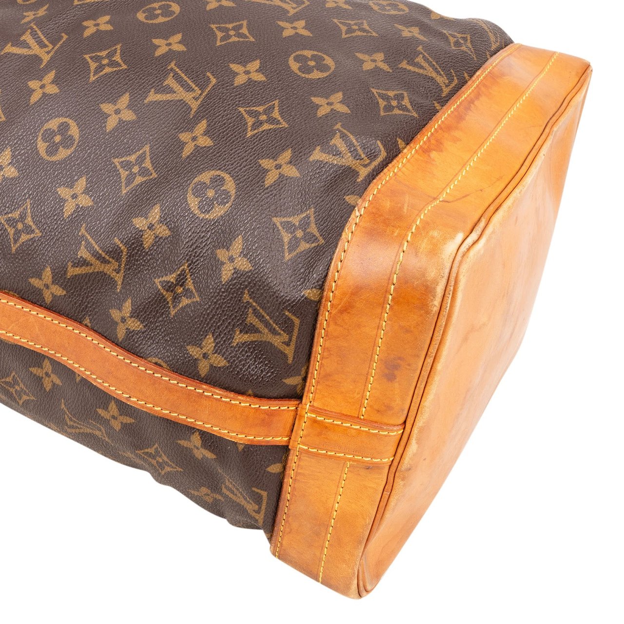 Louis Vuitton Louis Vuitton Monogram Canvas Sac Noé Grande Shoulder Bag Bruin