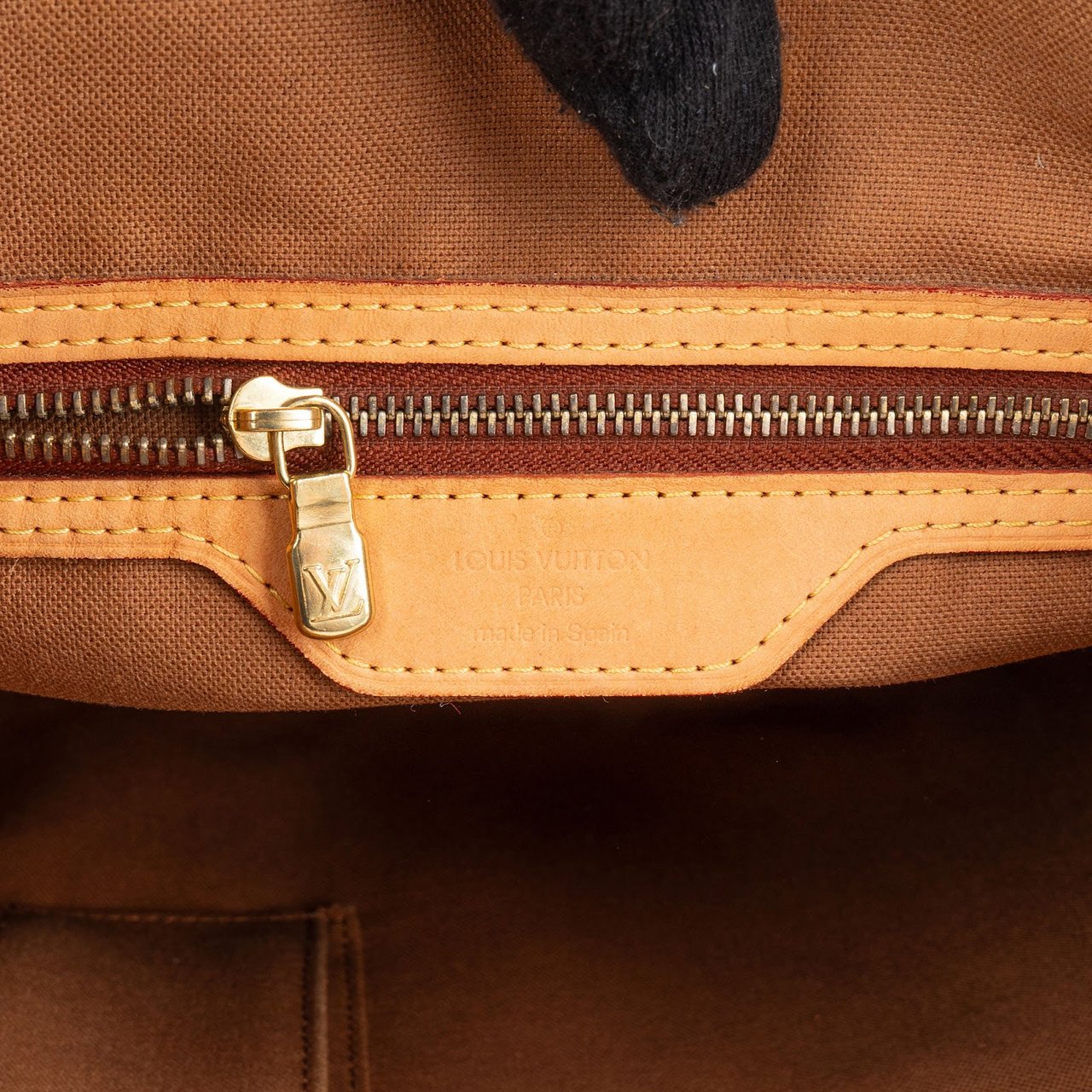 Louis Vuitton Monogram Canvas Batignolles Vertical Shoulder Bag Bruin