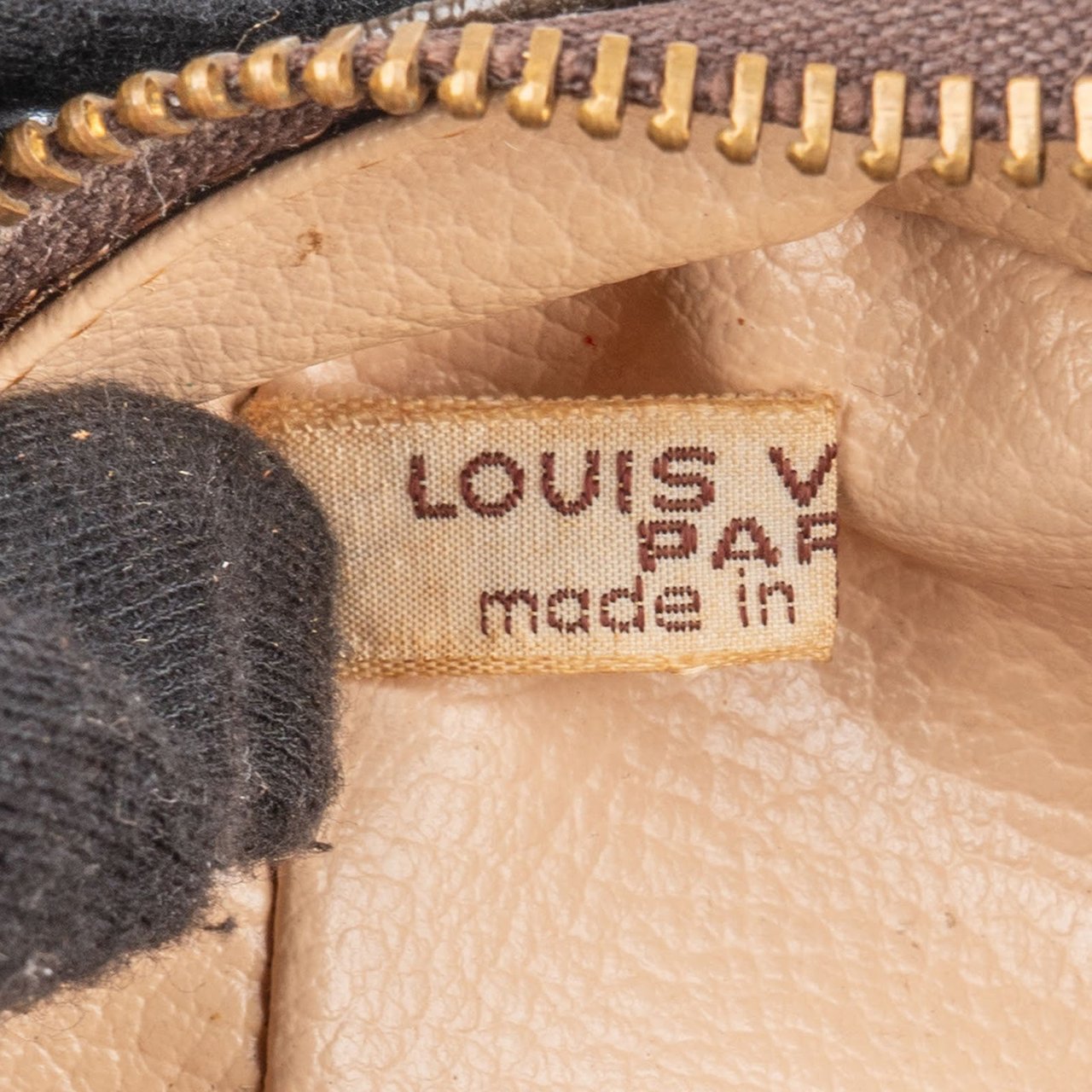 Louis Vuitton Monogram Canvas Trousse Toilette 28 Clutch Bruin