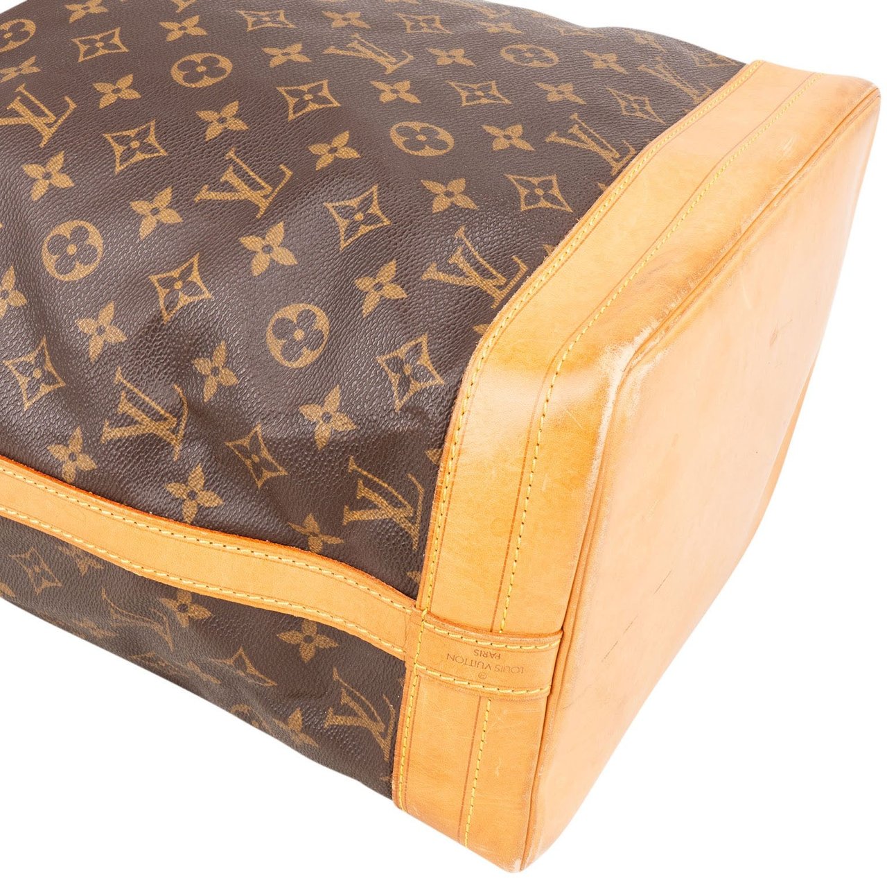 Louis Vuitton Louis Vuitton Monogram Canvas Sac Noé Grande Shoulder Bag Bruin