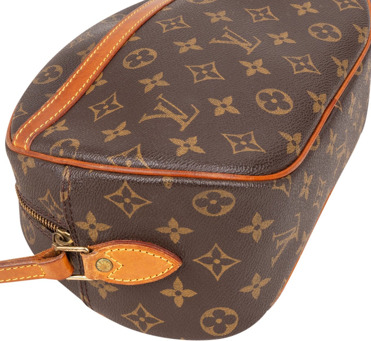 Louis Vuitton Louis Vuitton Monogram Canvas Blois Crossbody Bag Bruin