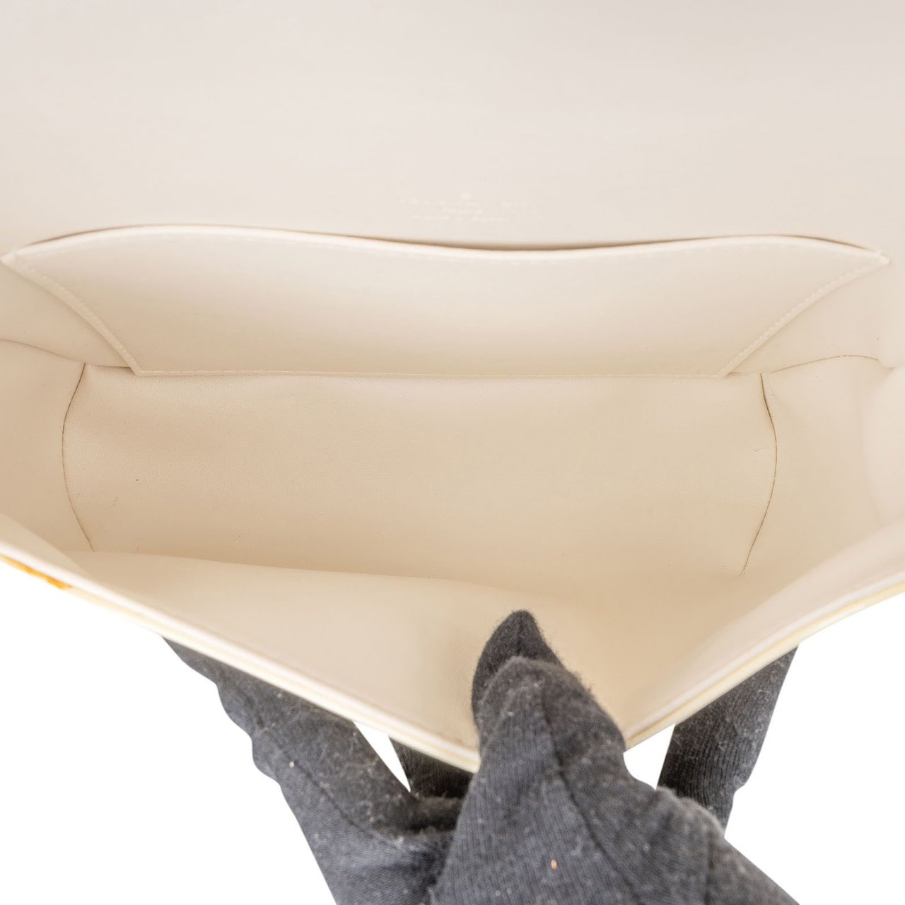 Louis Vuitton Louis Vuitton Monogram Vernis Vanille Thompson Street Shoulder Bag Beige