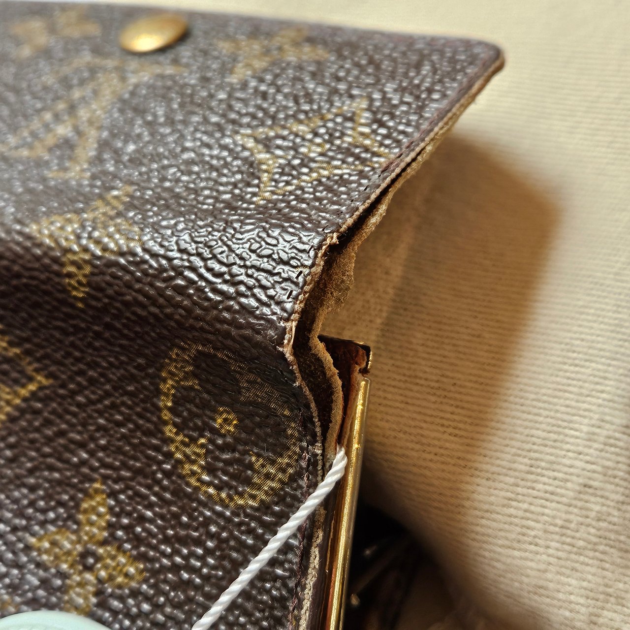 Louis Vuitton Louis Vuitton Monogram Canvas Keyholder Bruin