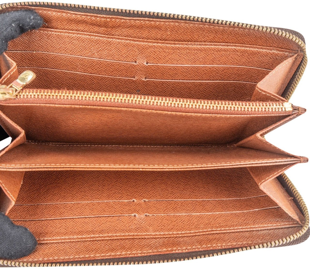 Louis Vuitton Louis Vuitton Monogram Canvas Zippy Wallet Bruin