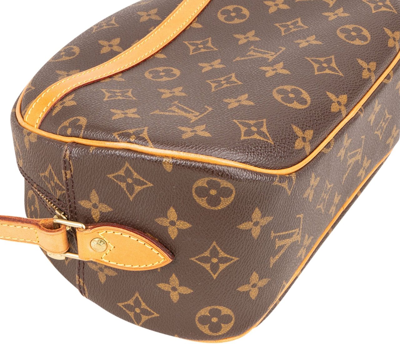 Louis Vuitton Louis Vuitton Monogram Canvas Blois Crossbody Bag Bruin