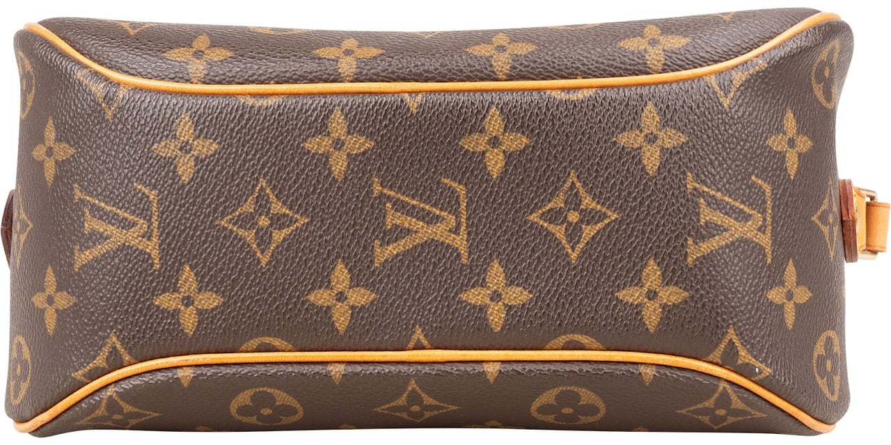 Louis Vuitton Louis Vuitton Monogram Canvas Blois Crossbody Bag Bruin