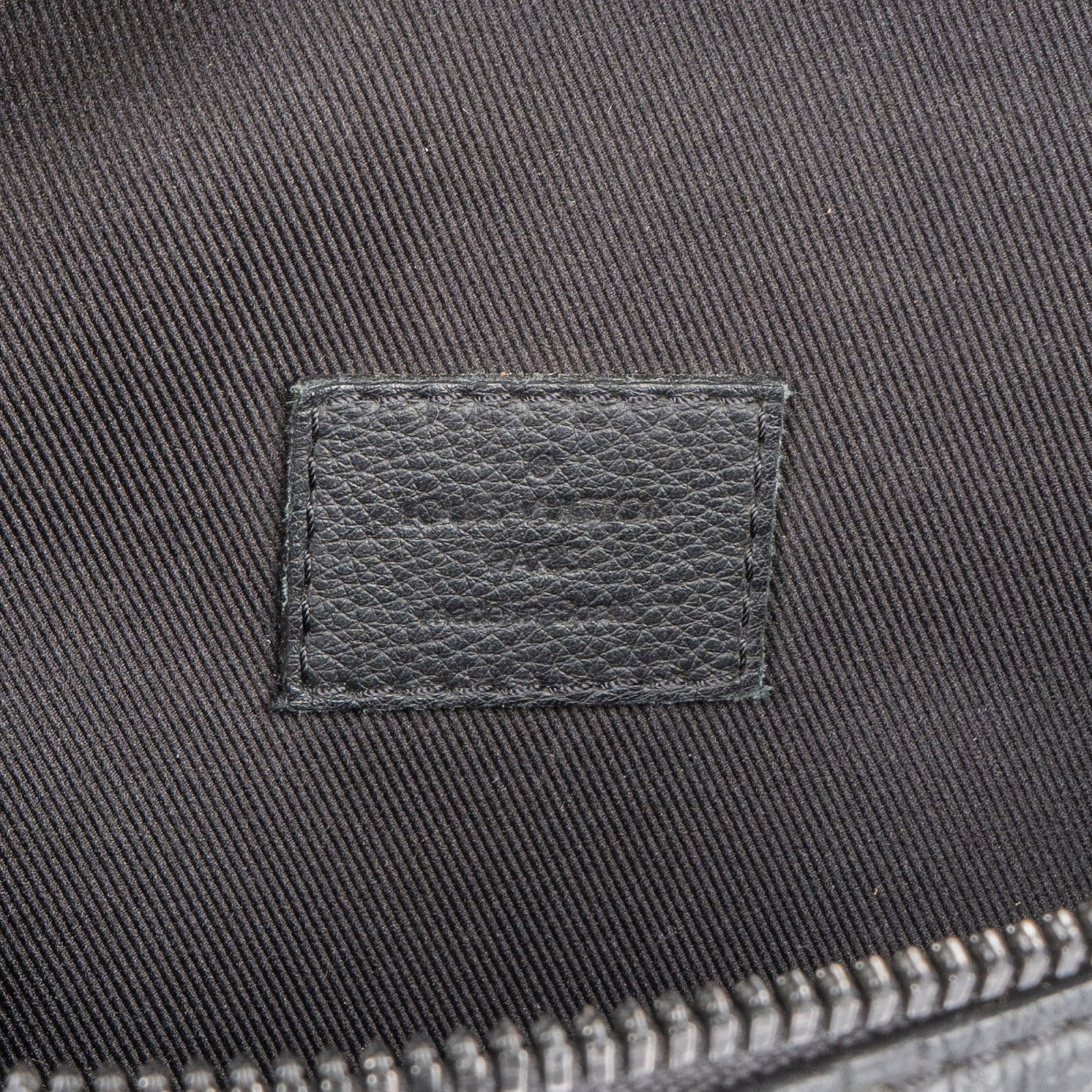 Louis Vuitton Louis Vuitton Discovery Monogram Shadow Bumbag PM Crossbody Bag Zwart