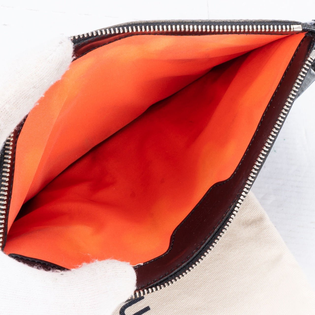 Louis Vuitton Louis Vuitton Epi Stretch Pochette Accessoire Zwart