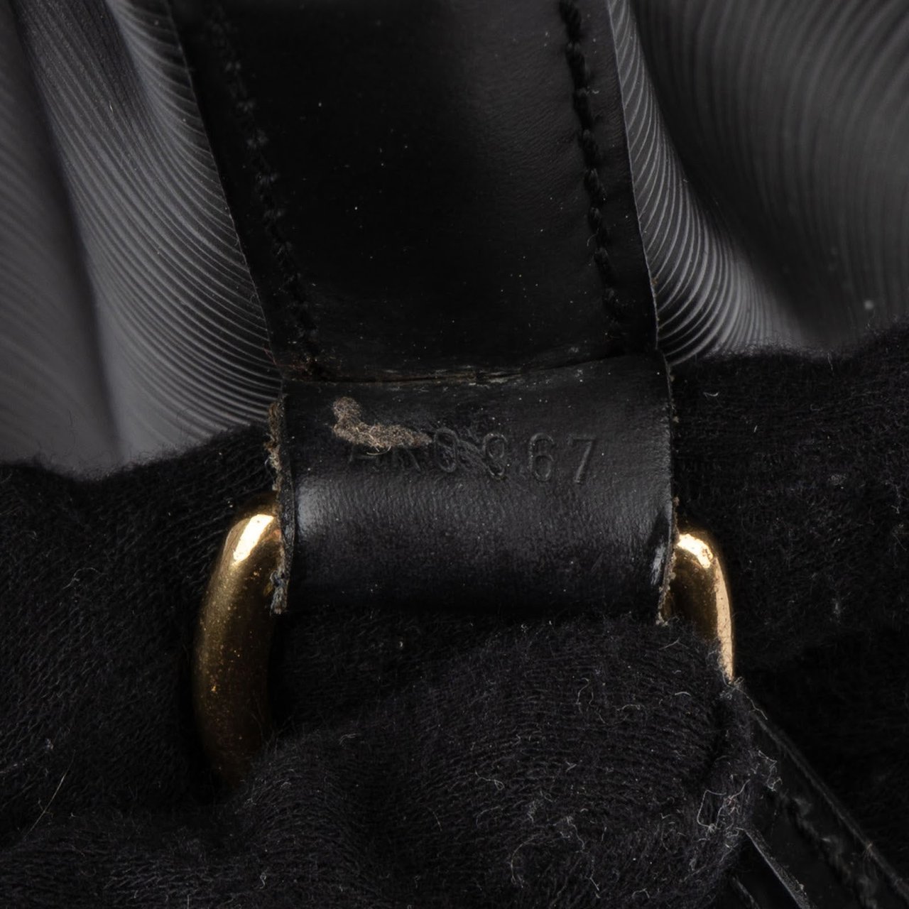 Louis Vuitton Noir Epi Leather Sac Noé Petit Shoulder Bag Zwart