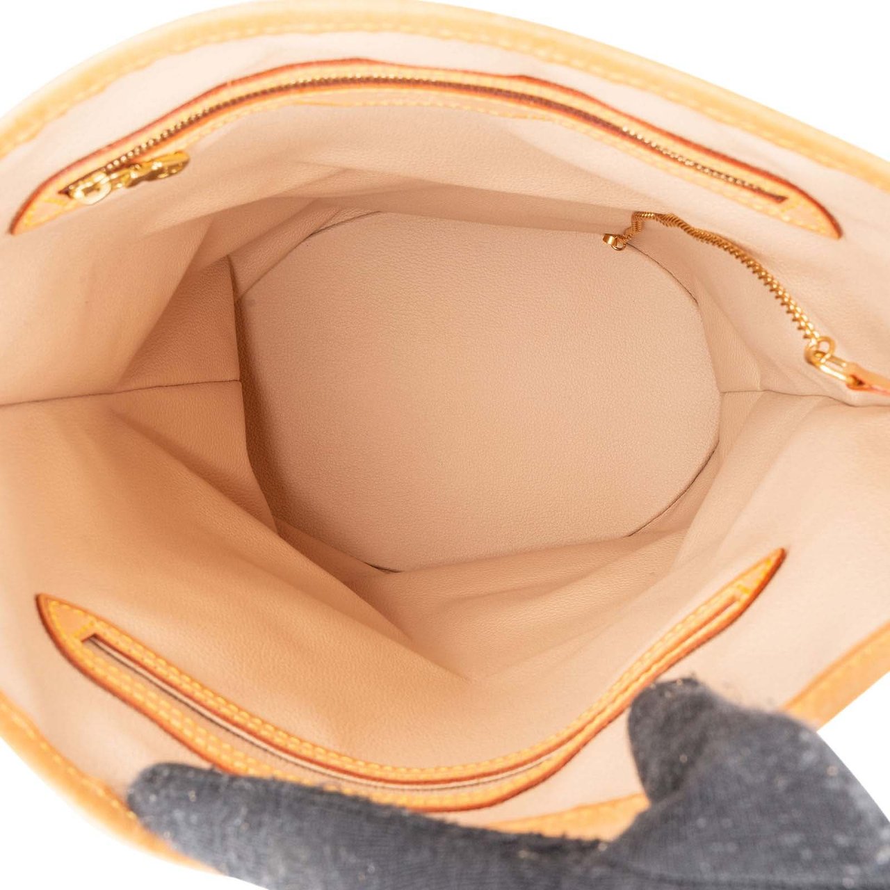 Louis Vuitton Monogram Canvas Bucket GM Shoulder Bag Bruin