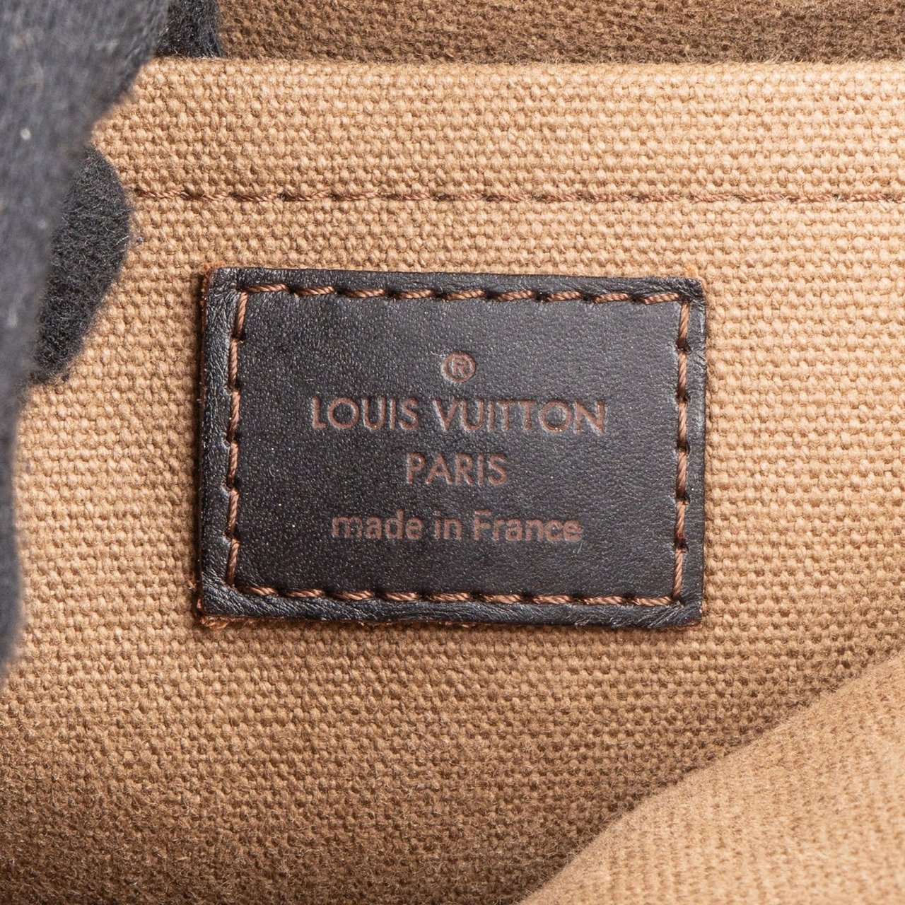 Louis Vuitton Leather Utah Leather Omaha Messenger Crossbody Bag Bruin