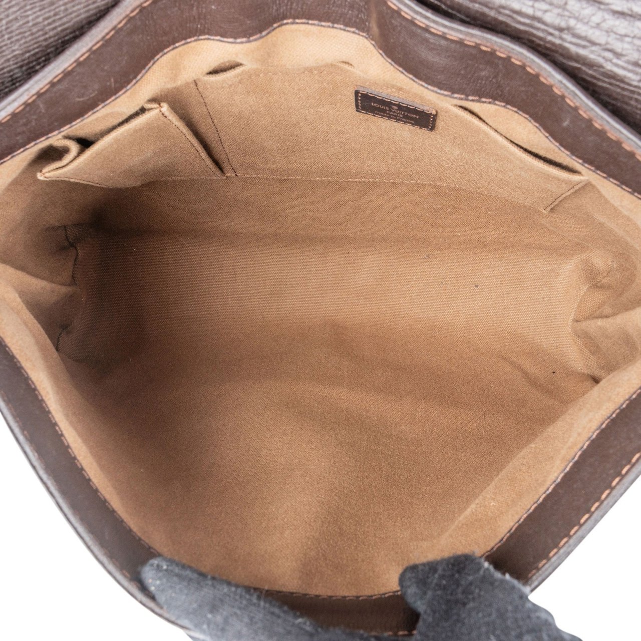 Louis Vuitton Leather Utah Leather Omaha Messenger Crossbody Bag Bruin