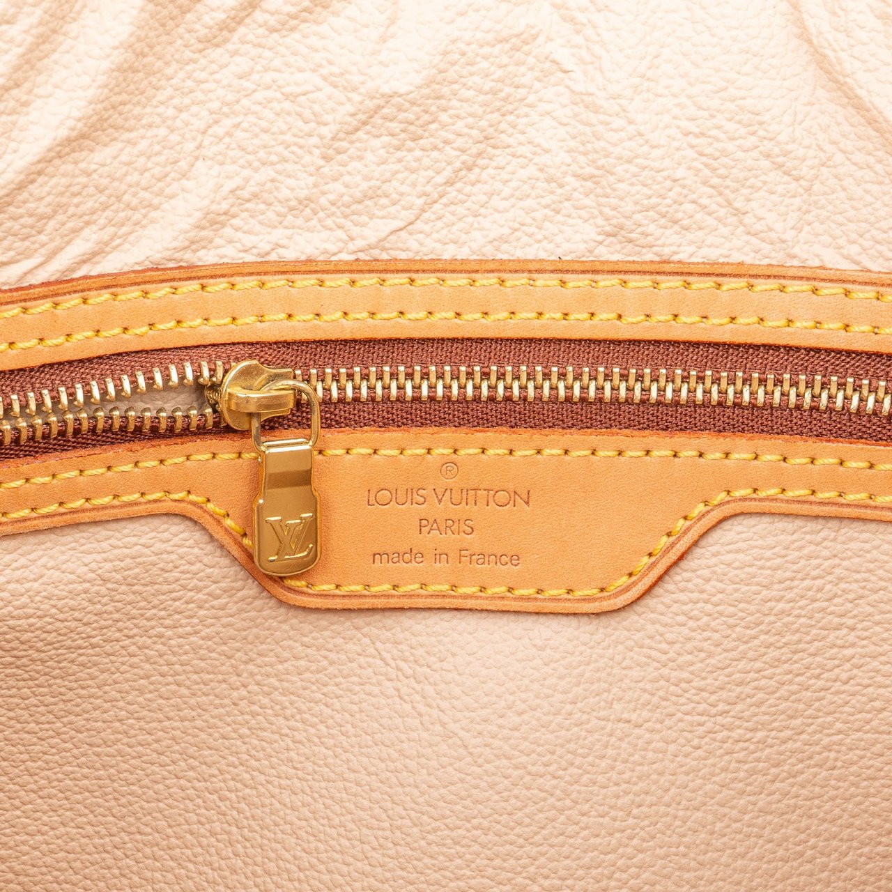 Louis Vuitton Monogram Canvas Bucket GM Shoulder Bag Bruin