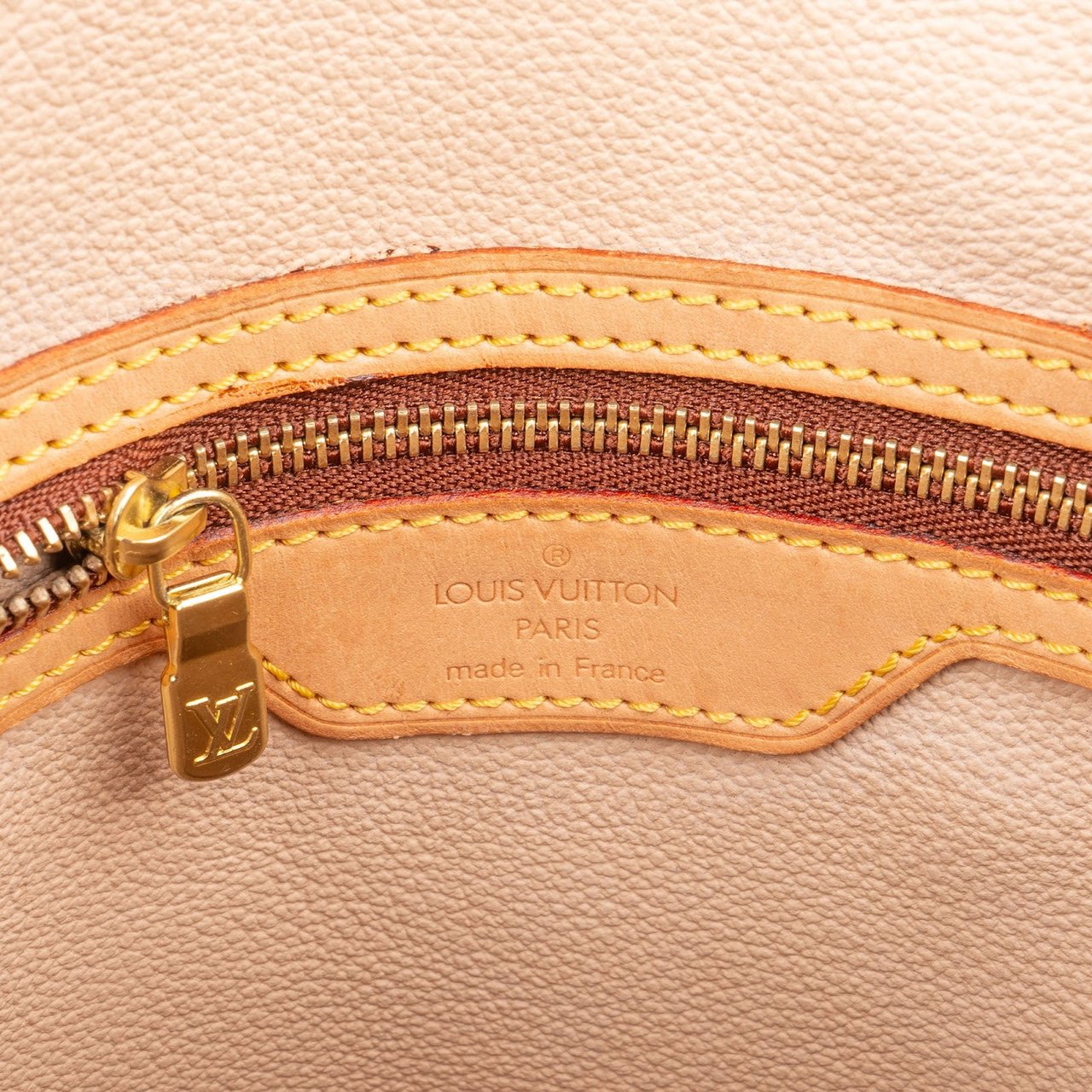Louis Vuitton Monogram Canvas Bucket GM Shoulder Bag Bruin