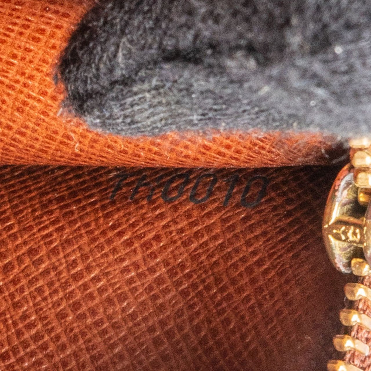Louis Vuitton Monogram Canvas Sarah Wallet Bruin