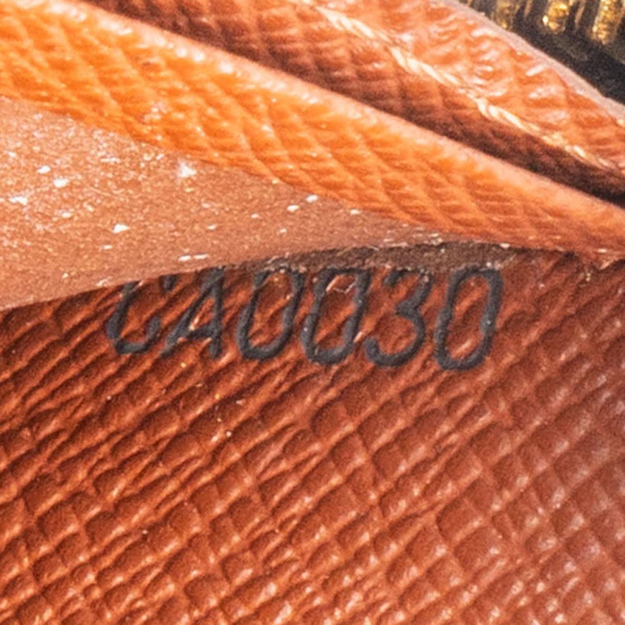 Louis Vuitton Louis Vuitton Monogram Canvas Zippy Wallet Bruin