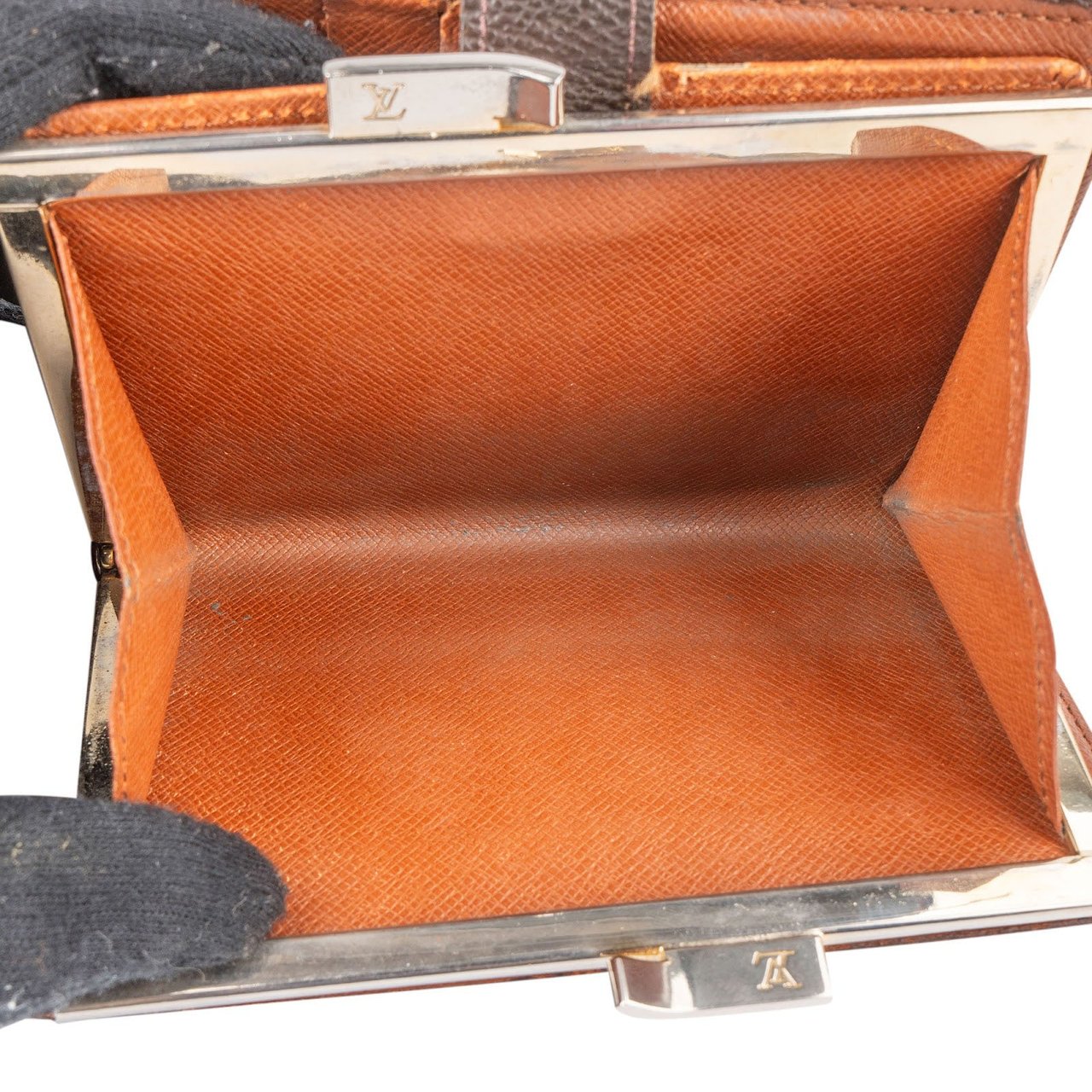 Louis Vuitton Louis Vuitton Monogram Canvas Compact Clip Wallet Bruin