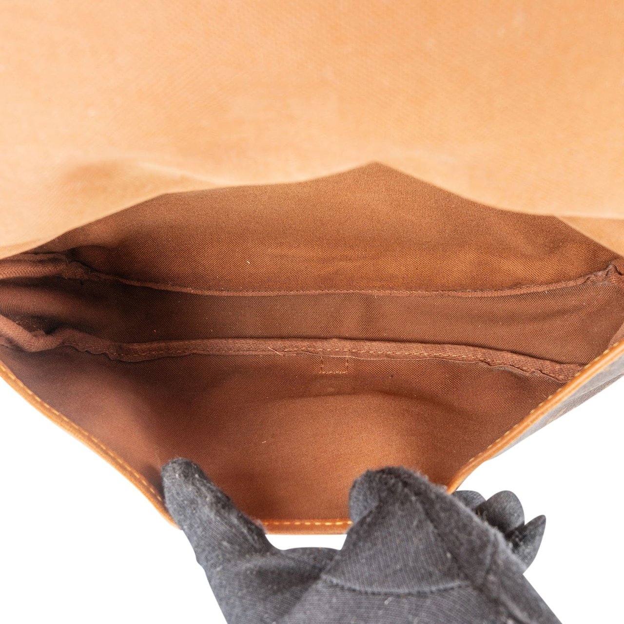 Louis Vuitton Louis Vuitton Monogram Canvas Saumur 30 Crossbody Bag Bruin